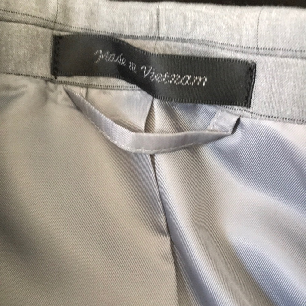 Suit - Picture 5 of 8